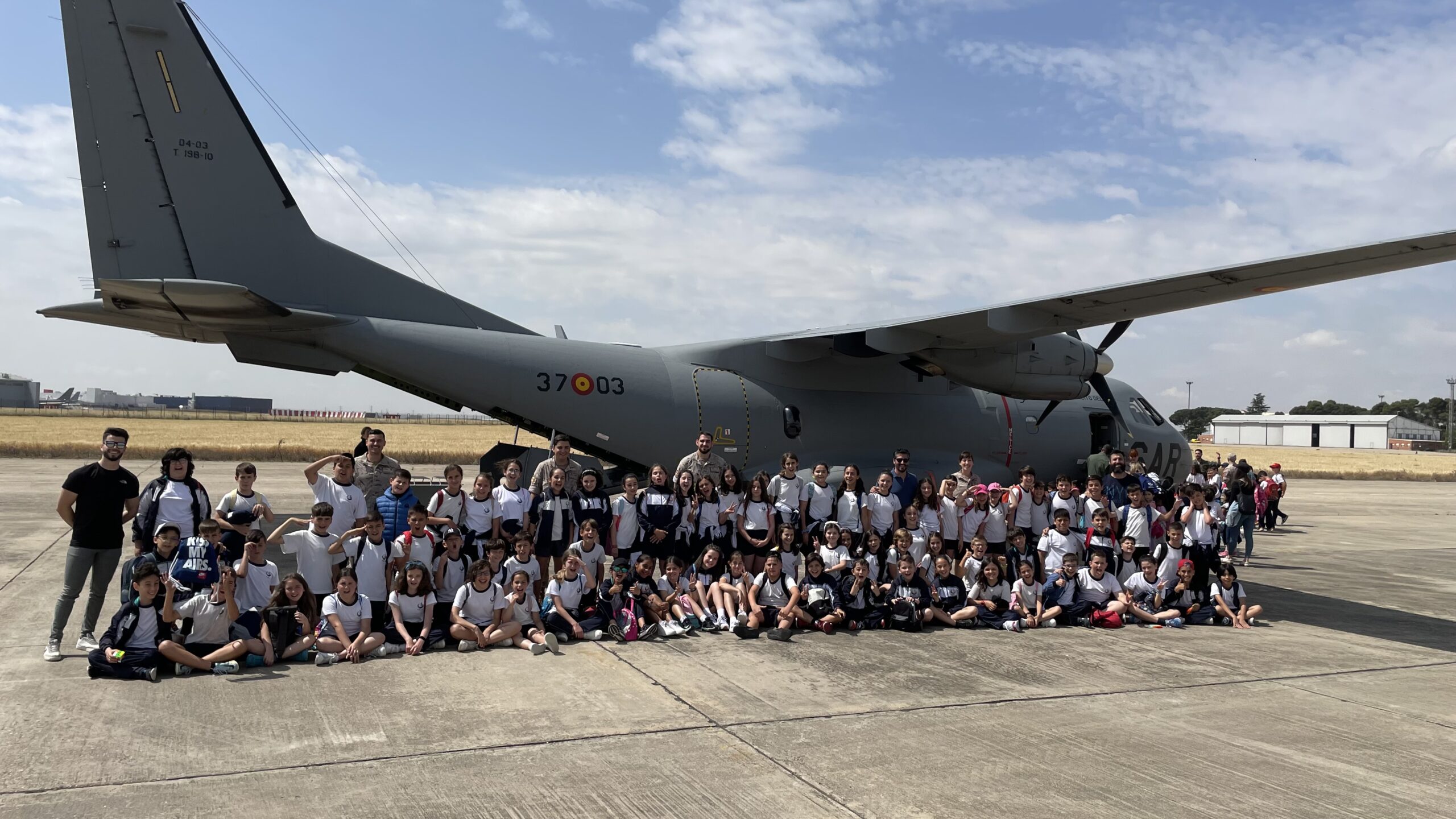 Visita de 5º Ed. Primaria a la base aérea de Getafe Colegio Virgen de