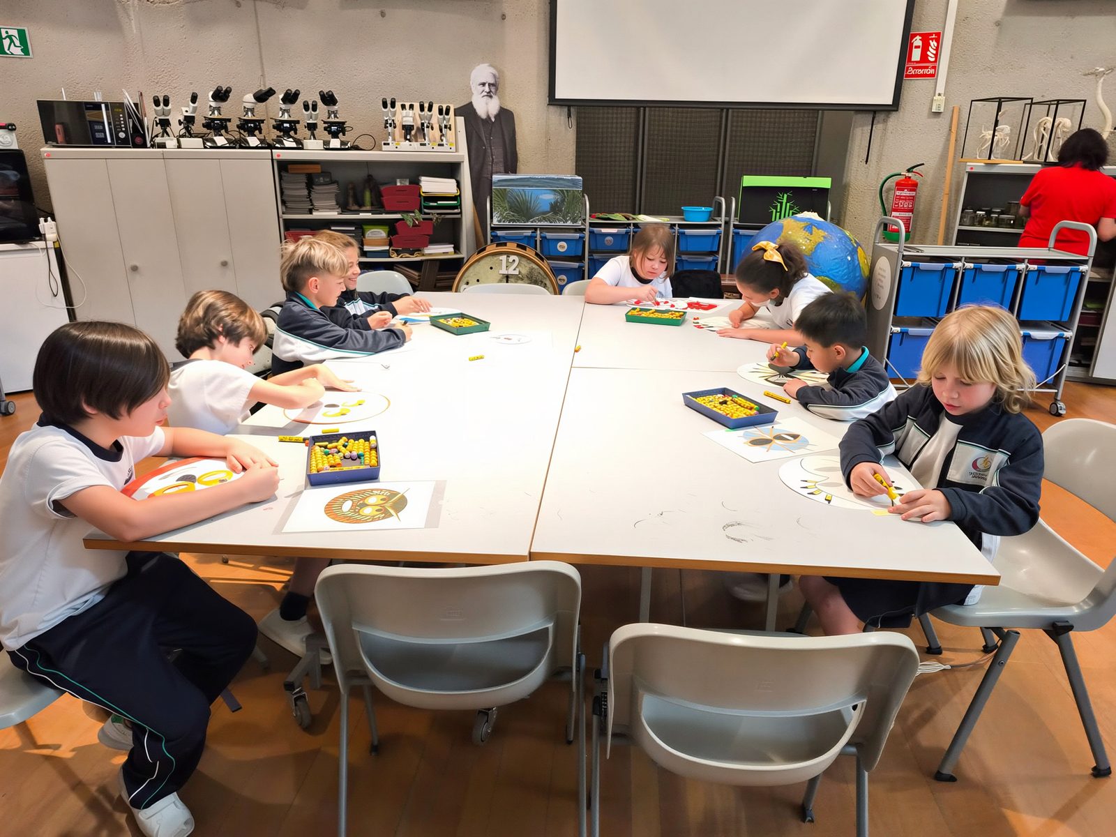 Alumnado de Educación Infantil trabajando en el aula
