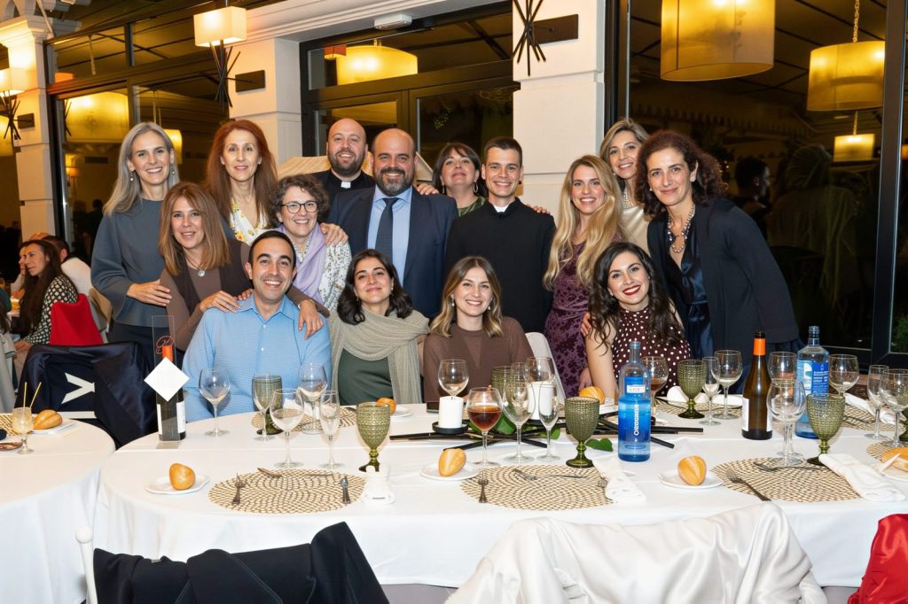 Equipo docente del Colegio Virgen de la Caridad reunido