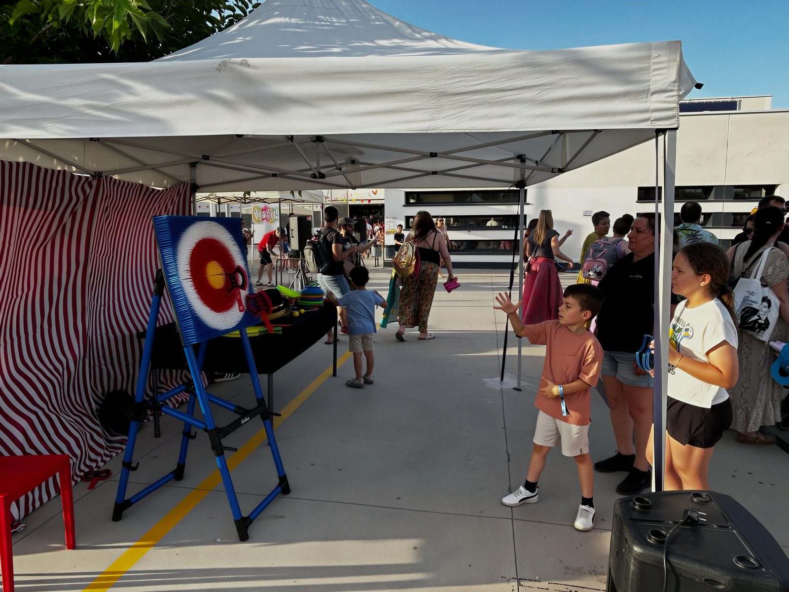 Juegos en la fiesta de fin de curso del Colegio Virgen de la Caridad