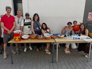 Mercadillo solidario organizado en el Colegio Virgen de la Caridad